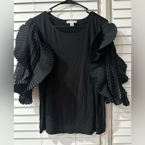 Beautiful Black Ruffle Short Sleeve Top By Calligraphie 🖤🖤 Size Medium